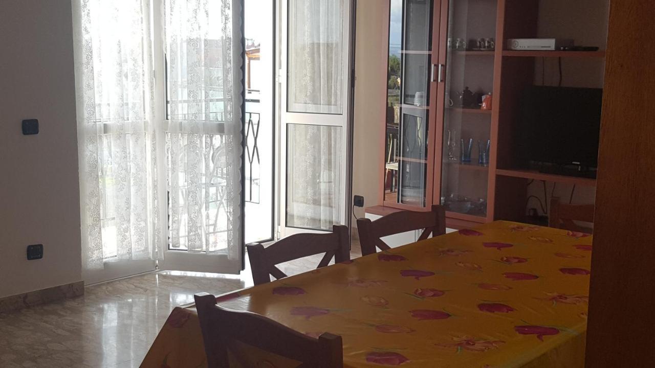 Апартаменти Albenga Sul Mare Famiglie Ed Amici Fino 10 Posti Екстер'єр фото